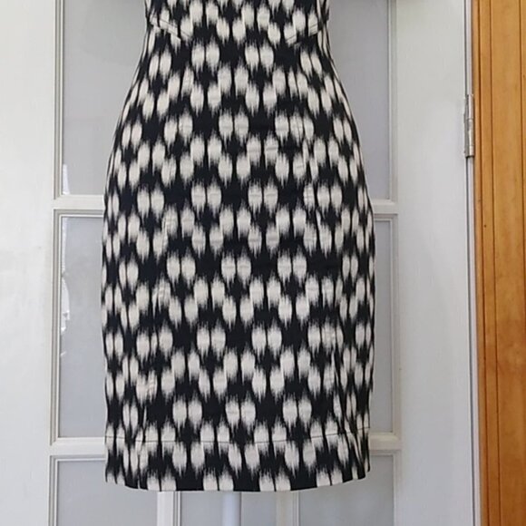 Like New Yigal Azrouël Jet Black and Bone Ikat Print Dress Size - 4 - Picture 6 of 16